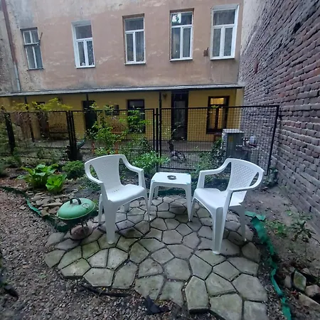 Apartamento Shpytalna є світло