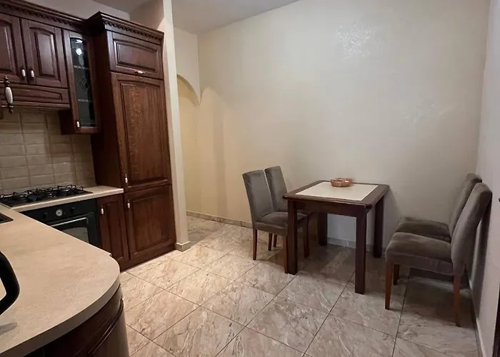 Shpytalna є світло Apartamento *